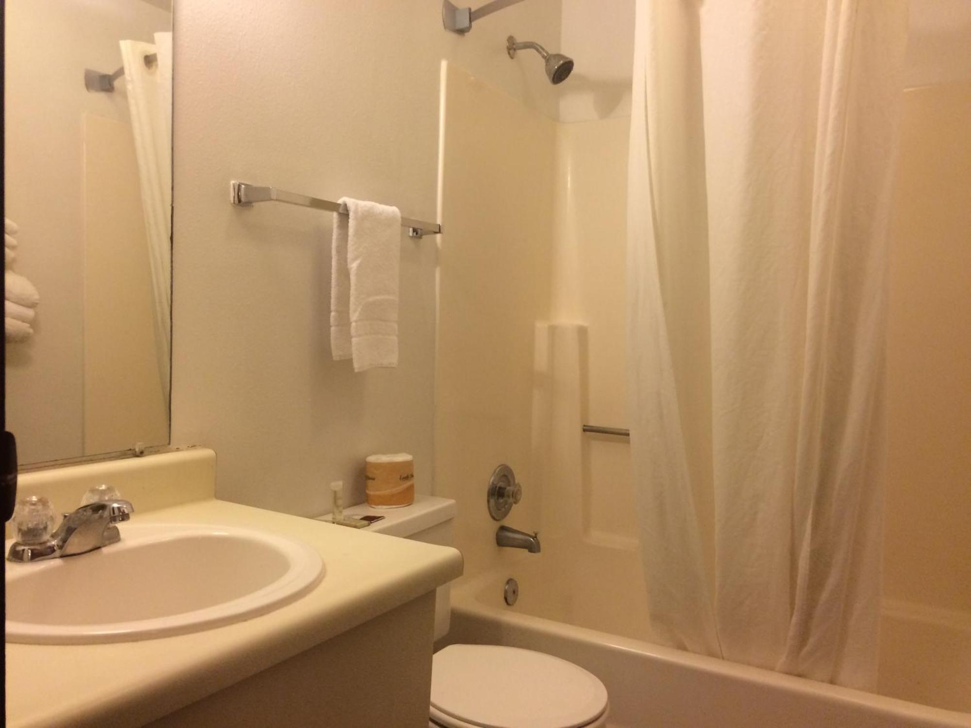 Super 8 By Wyndham Ogden, Utah Hotel Room photo